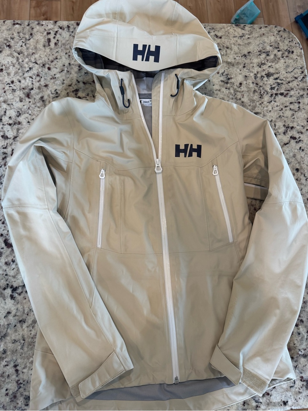 Helly Hansen Women’s Hooded Raincoat — Cream